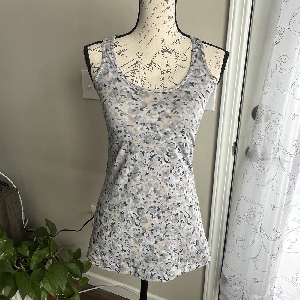 Lululemon Cool Racerback Tank Gray Multi Abstract Women's 6 See Measurements - Picture 1 of 6